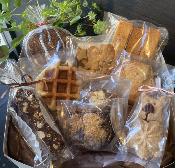 画像2: グルテンフリーのわくわく♡焼き菓子箱 大サイズ(小麦不使用 乳卵不使用 無添加 オーガニック) (2)